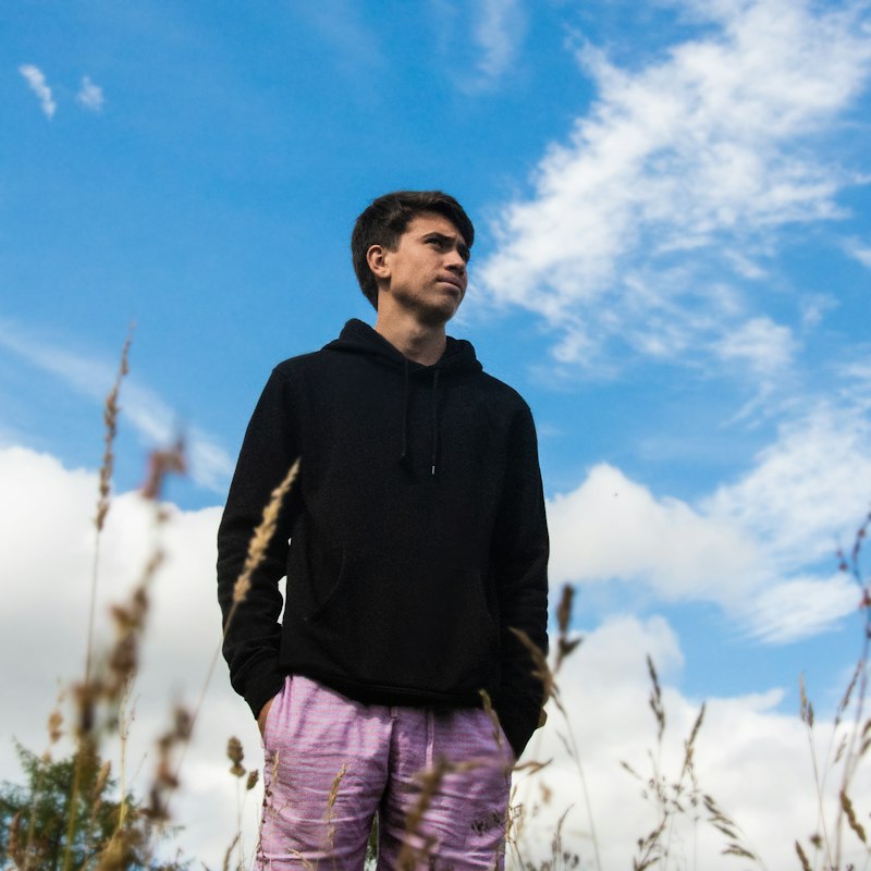 Zdjęcie poglądowe kolekcji Fashion Studio — hoodie