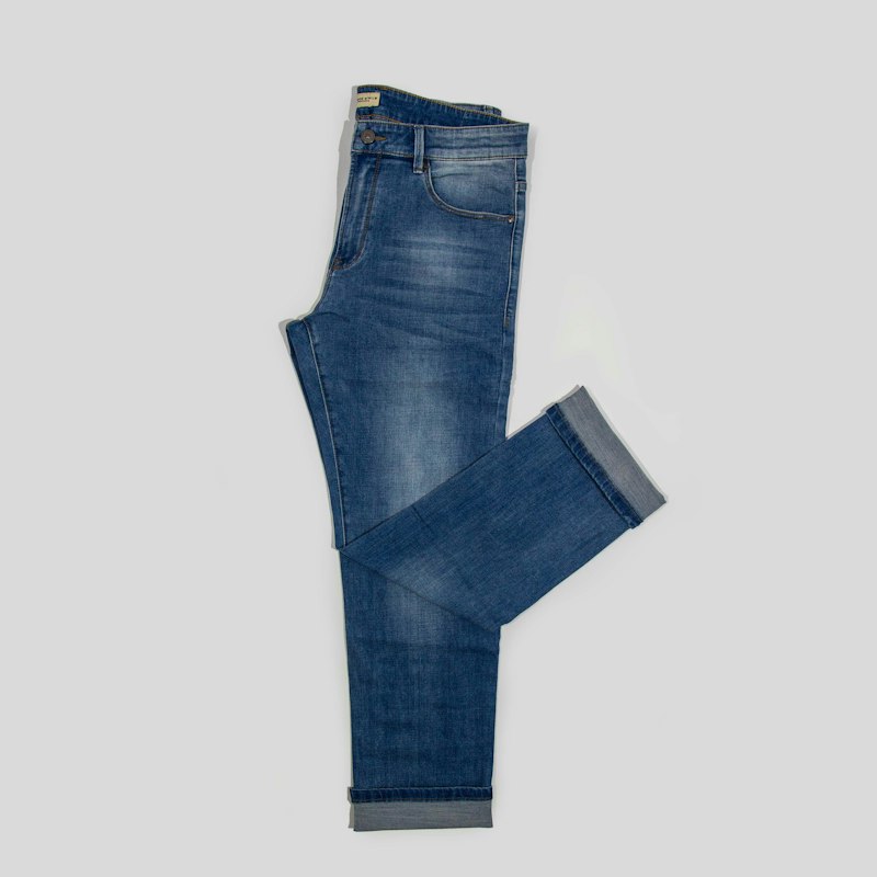 Zdjęcie poglądowe kolekcji Fashion Studio — jeans